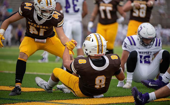 Photo of two Baldwin Wallace football players